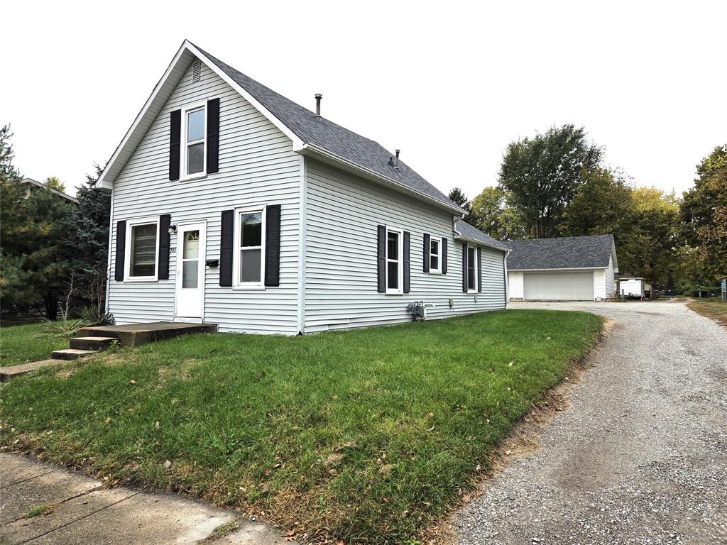 305 N 4th Street Indianola, Iowa 50125